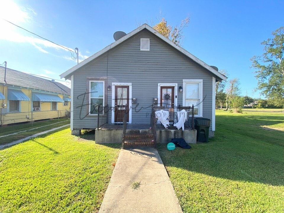 810 Pryce St in Lake Charles, LA - Building Photo