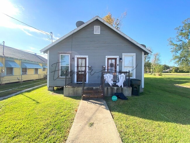 property at 810 Pryce St