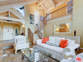 6315 Bonsall Dr in Malibu, CA - Building Photo - Building Photo