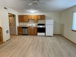 1138 N Baker Ave in East Wenatchee, WA - Building Photo - Building Photo