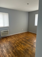 53 Poplar St in Jersey City, NJ - Building Photo - Building Photo