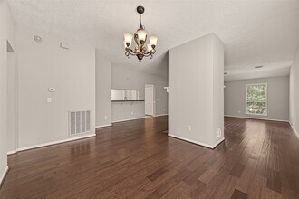 27 Lush Meadow Pl in Spring, TX - Building Photo - Building Photo