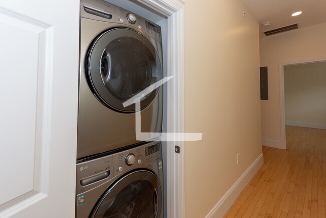 1032 Commonwealth in Boston, MA - Building Photo - Building Photo