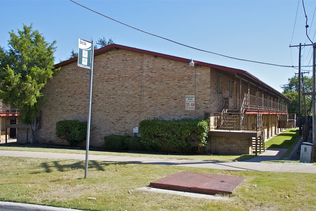 University Place in Denton, TX - Building Photo - Building Photo