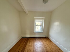 14 Tufts St, Unit 3 in Cambridge, MA - Building Photo - Building Photo