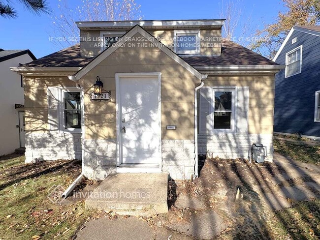 property at 1923 Arlington Ave E