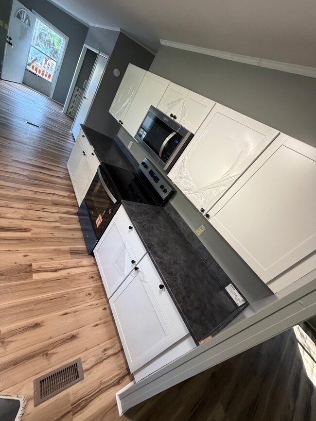 214 Magnolia Way in Asheville, NC - Building Photo - Building Photo