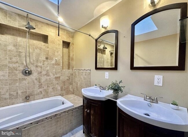 329 Sanford Rd in Upper Darby Township, PA - Building Photo - Building Photo