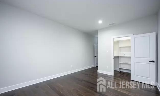1 US-1 in Kendall Park, NJ - Building Photo