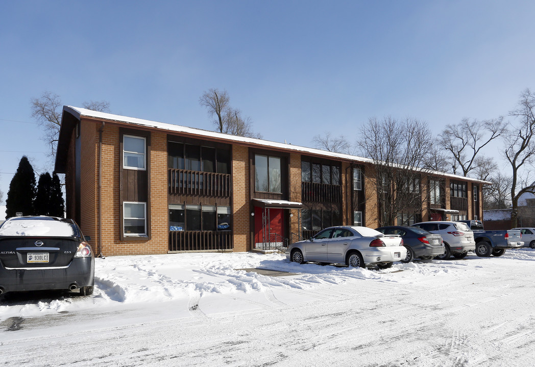 Wheeling Manor Apartments in Muncie, IN - Building Photo