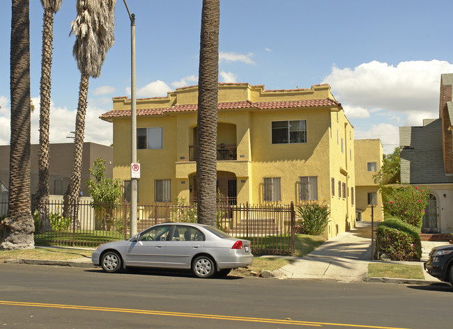 1450-1452 1/2 N Alta Vista Blvd in Los Angeles, CA - Foto de edificio - Building Photo
