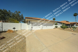 4812 E Aire Libre Ave in Scottsdale, AZ - Foto de edificio - Building Photo