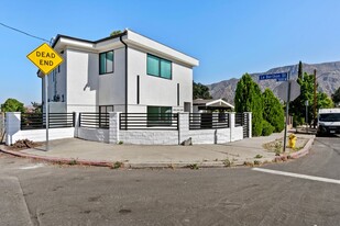 10941 Christine Way in Los Angeles, CA - Building Photo