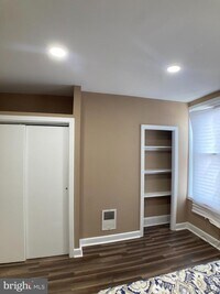 207 E Cambria St photo'