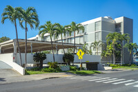 Waialae Place in Honolulu, HI - Building Photo - Primary Photo