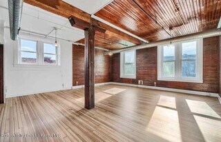 15 Railroad Ave in Kingston, NY - Building Photo