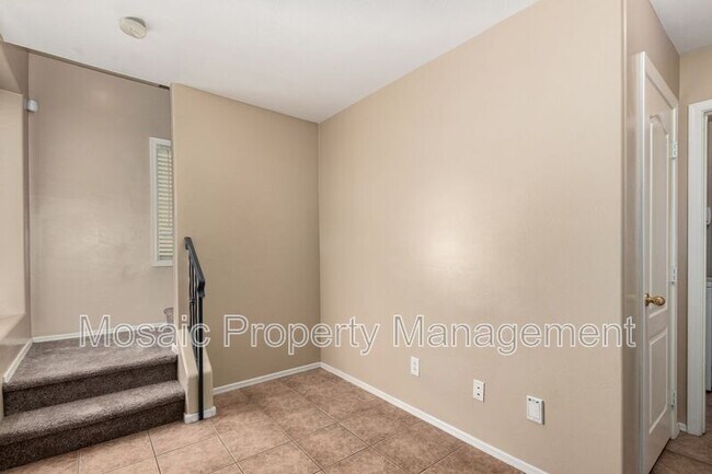 5724 S 21st Terrace in Phoenix, AZ - Foto de edificio - Building Photo