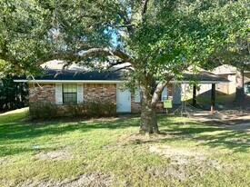 102 Conifer Dr in West Monroe, LA - Building Photo