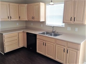 241 Lakeview Dr in Franklin, OH - Building Photo - Building Photo