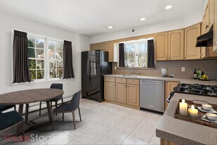 53 Prince St, Unit 2 in Hastings On Hudson, NY - Building Photo