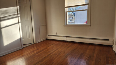 133 Prospect St in East Hartford, CT - Building Photo - Building Photo