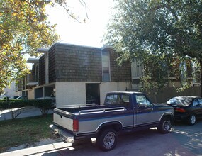 1030 Lake Ave in Metairie, LA - Building Photo - Building Photo