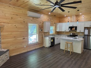 20 Tower Rd in Manchester, ME - Building Photo - Building Photo