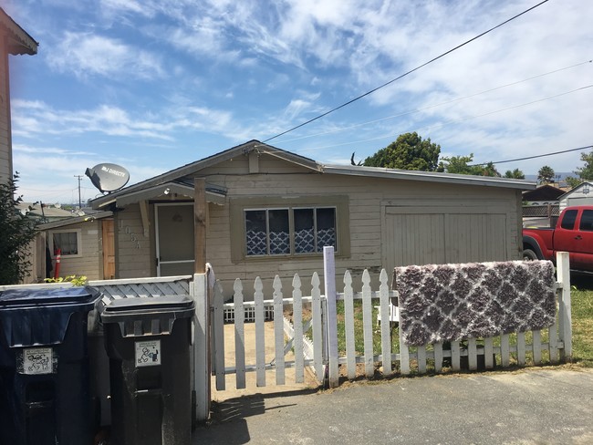 105 Atkinson Ln in Watsonville, CA - Building Photo - Building Photo