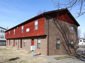 417 E Madison St in Springfield, MO - Foto de edificio - Building Photo