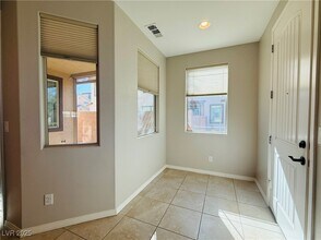 3041 Savella Ave in Henderson, NV - Foto de edificio - Building Photo