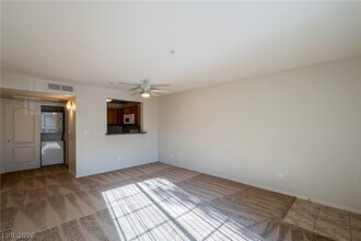 2111 Jetty Rock Dr in Las Vegas, NV - Building Photo - Building Photo