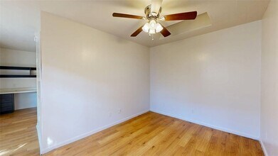725 Peppertree Dr, Unit 27 in Bryan, TX - Building Photo - Building Photo