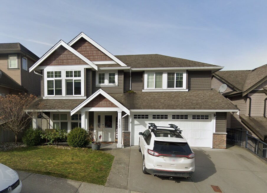 46702 Hudson Rd in Chilliwack, BC - Building Photo