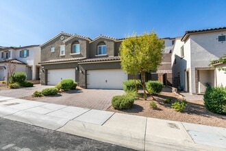 301 Rain Quail Wy in Henderson, NV - Foto de edificio - Building Photo