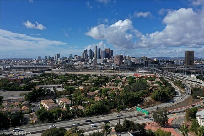 1423 Pleasant Ave in Los Angeles, CA - Building Photo - Building Photo