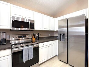 353 Kensington Dr in Davenport, FL - Building Photo - Building Photo