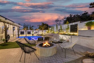 6099 Scripps St in San Diego, CA - Foto de edificio - Building Photo