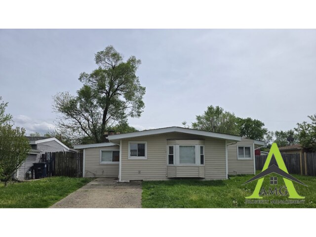 2075 Alton St in Beech Grove, IN - Building Photo