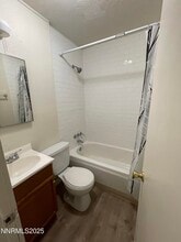 180 Mortensen Ln in Fernley, NV - Foto de edificio - Building Photo
