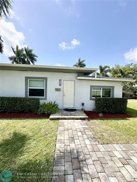 1037 NE 16th Ave in Fort Lauderdale, FL - Building Photo