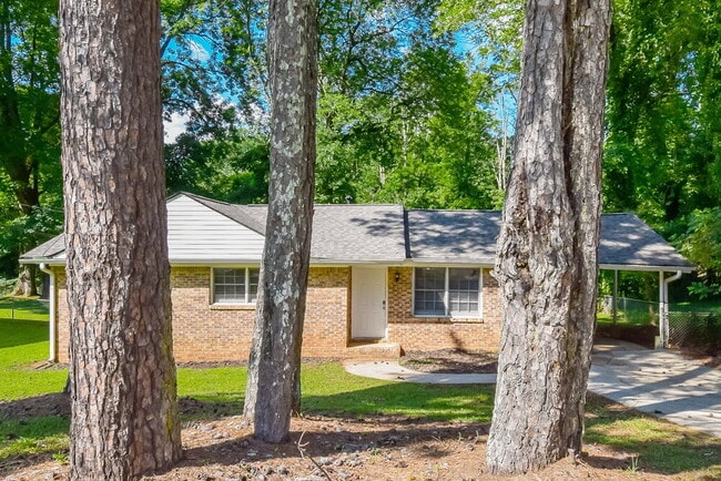 property at 1009 Forest Valley Dr SE