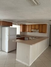6940 Sandalwood Dr in Port Richey, FL - Building Photo - Building Photo