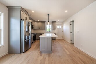 330 Pleasantview Ave in Bridgeport, CT - Building Photo - Building Photo