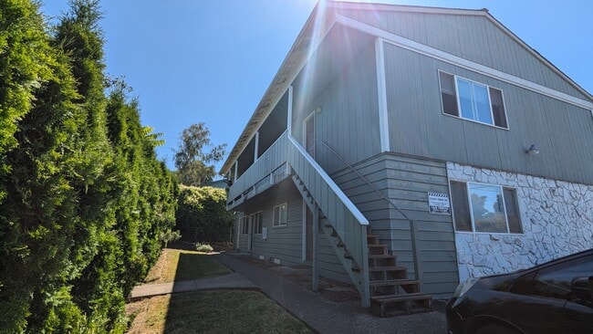 2910 SE Gladstone St, Unit 2