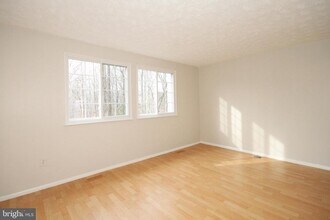 8032 Grandview Ct in Springfield, VA - Building Photo - Building Photo