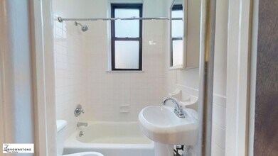 505 Henry St, Unit 1B in Brooklyn, NY - Building Photo - Building Photo