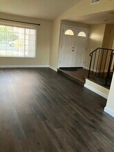 22612 Rockford Dr in Lake Forest, CA - Foto de edificio - Building Photo