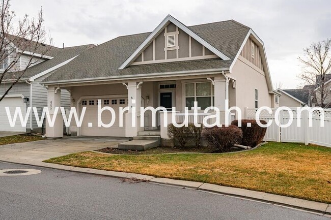 property at 602 E Land Rush Dr