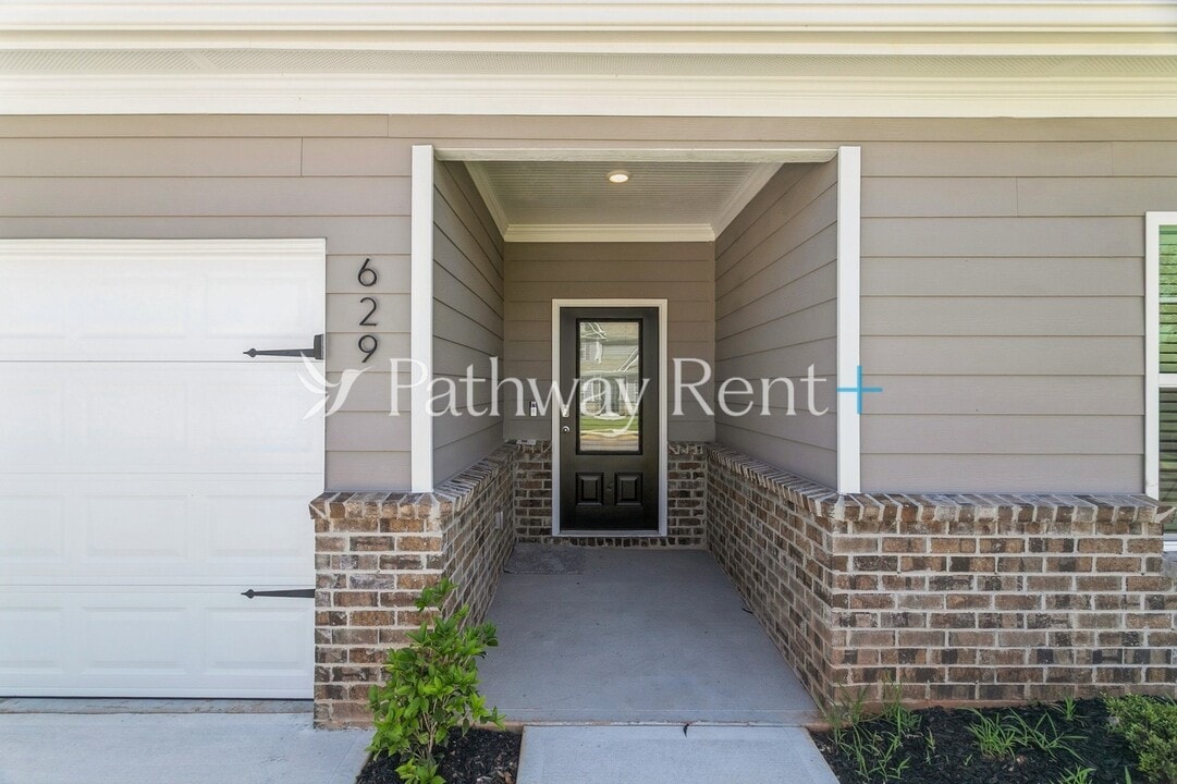 629 Mackenzie Cv in Villa Rica, GA - Building Photo