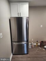 205 E Cornell Dr in Sterling, VA - Building Photo